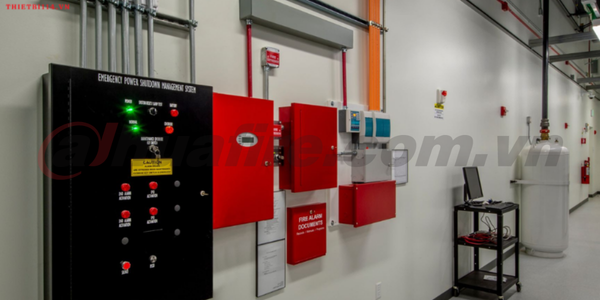 Bảng điều khiển trung t&acirc;m b&aacute;o ch&aacute;y hiển thị trạng th&aacute;i hệ thống