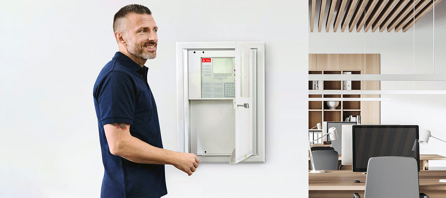 Tủ Trung T&acirc;m v&agrave; Thiết Bị Hiển Thị